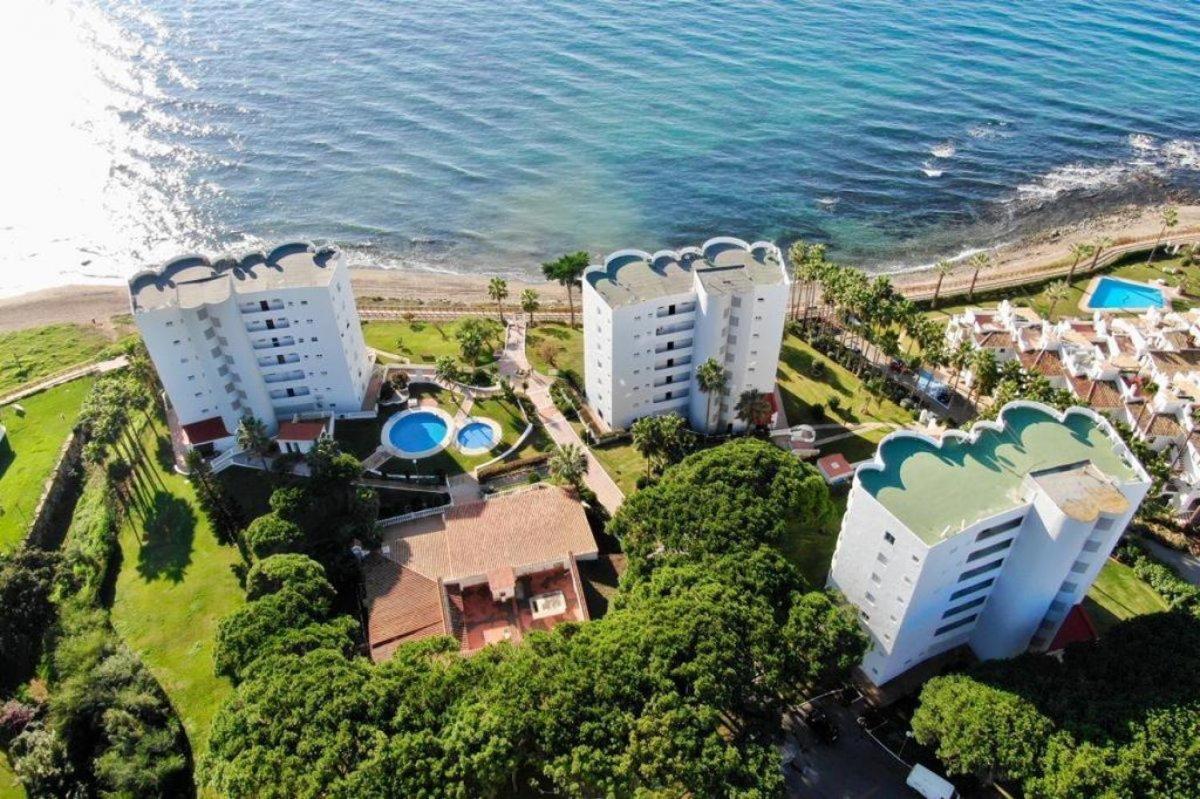 Beachfront Apartment In Calahonda MIJAS COSTA Dış mekan fotoğraf