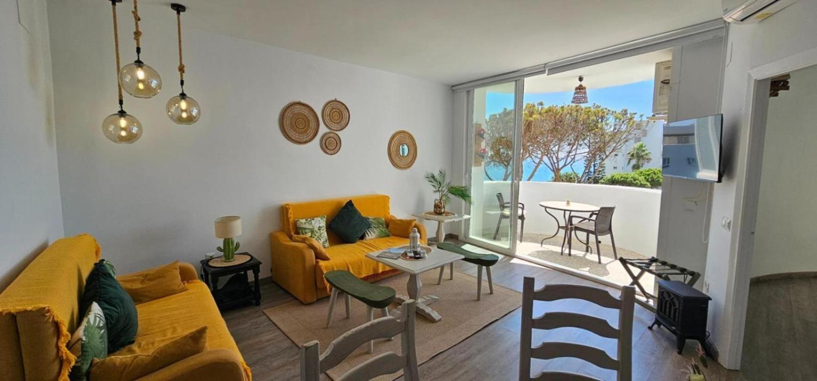 Beachfront Apartment In Calahonda MIJAS COSTA Dış mekan fotoğraf