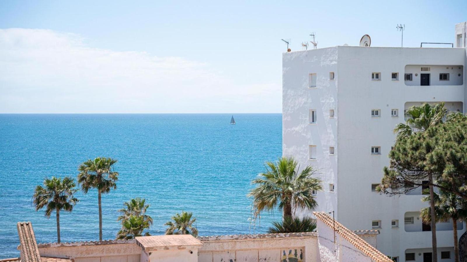 Beachfront Apartment In Calahonda MIJAS COSTA Dış mekan fotoğraf